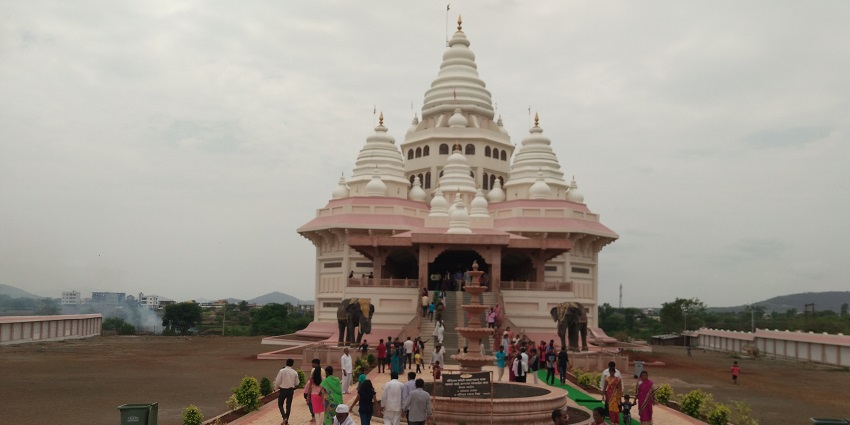 A picture of the Gatha Temple, which is one of the best places to visit near Alandi.