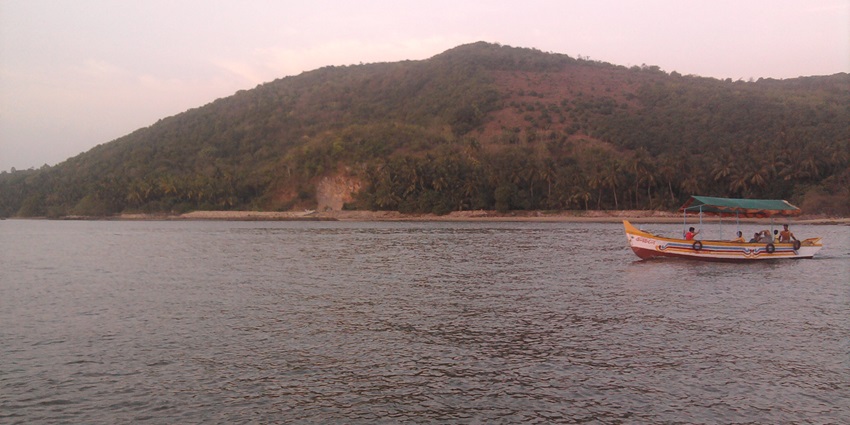 Devbagh Beach is a tranquil destination for every traveller to visit and explore.