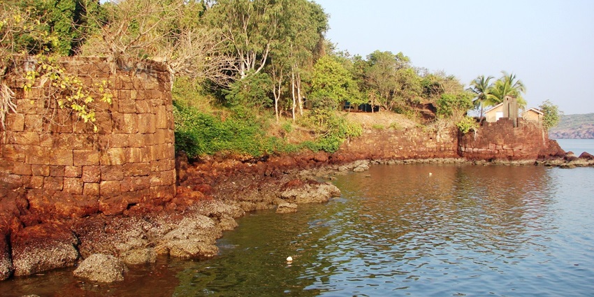 Devgad Fort, with stunning coastal views, is a popular destination near Vijaydurg Fort.