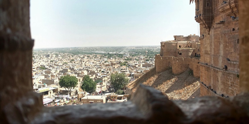 An image of the Devgarh Fort, a historical site, showcasing one of the best places to visit in Chhindwara.