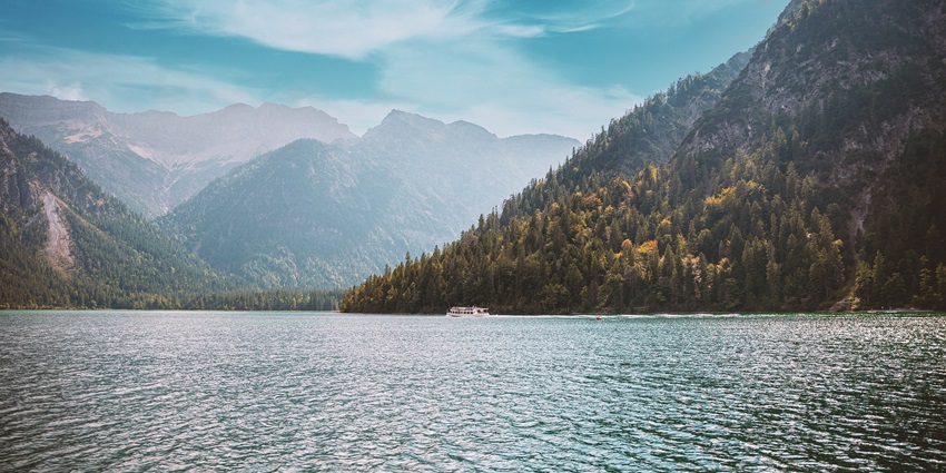 Scenic Lake is surrounded by peaks and is one of the best places near Kaldurg Fort.