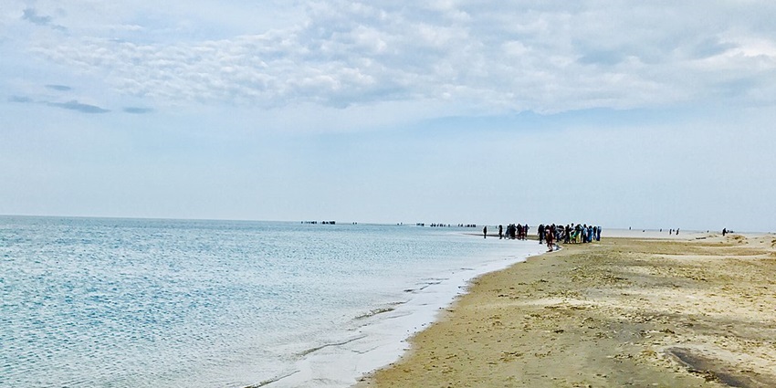 Scuba divers explore the abandoned town of Dhanushkodi, rich in history