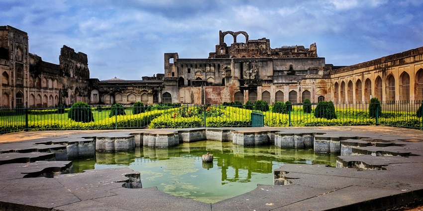 Dharwad Fort, the historic site with impressive structure and stunning views for all.