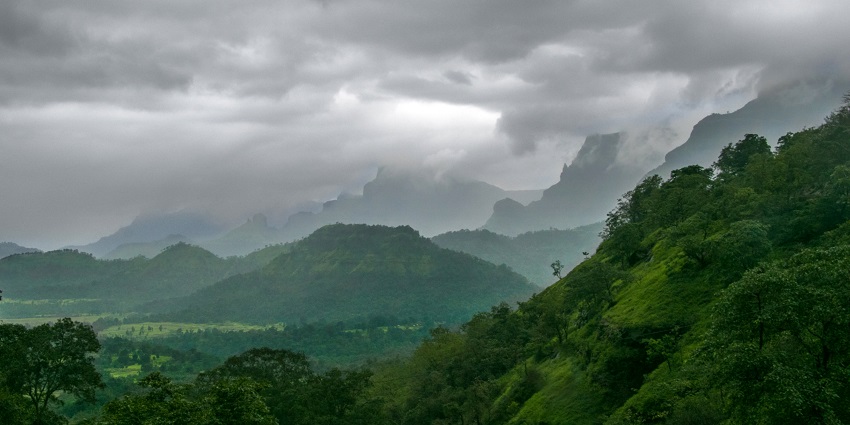 Dhodap Fort trek, one of the most dangerous trekking places in Maharashtra