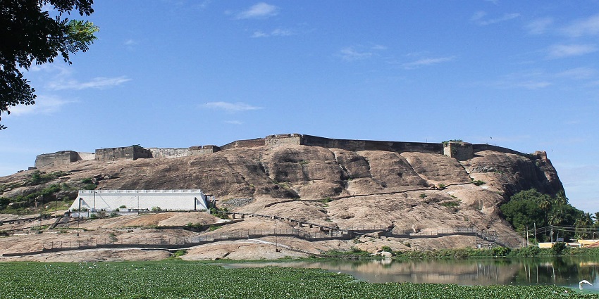 A serene view of Dindigul Fort, one of the hotspots near Thirunageswaram Temple.