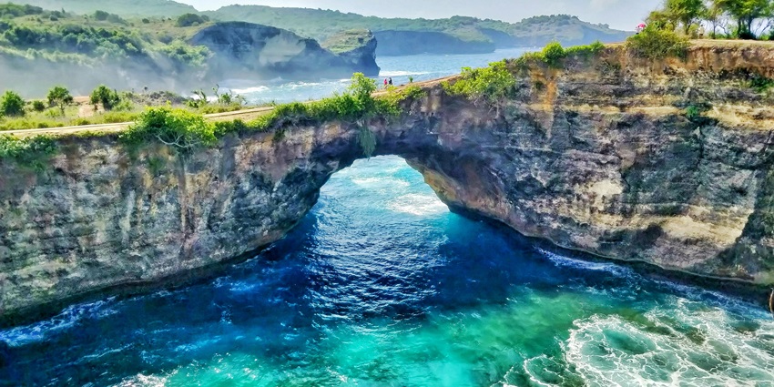 Exploring the scenic Broken Beach is one of the best things to do in Nusa Penida.