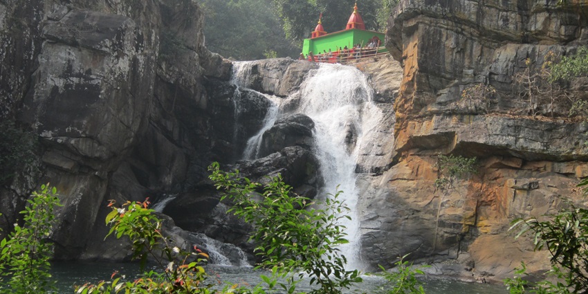 Majestic Devkund Waterfall, a hidden gem and one of the best things to do in Kolad.