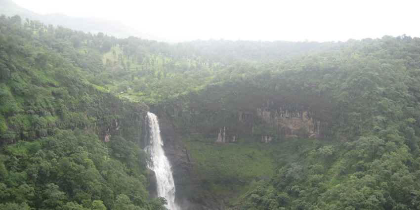 Snapshot of the beautiful Dugarwadi waterfall, Nashik, Maharashtra, India