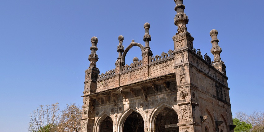 Dwarkamai Masjid is a revered shrine in Shirdi, where Sai Baba spent significant years of his life.