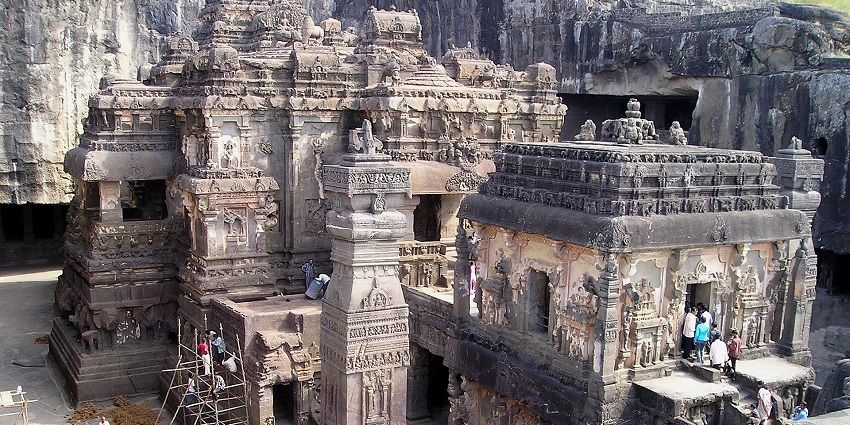 An image showing the Eachanari Vinayagar Temple, one of the popular hill temples in Coimbatore