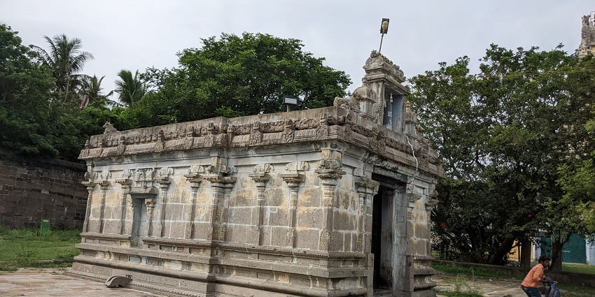 The ancient temple in Tamil Nadu illuminating in the nightlight for travellers.