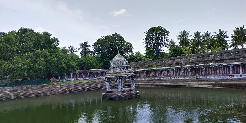 The beautiful Ekambareswarar Temple is amongst the most popular temples in Tamil Nadu.