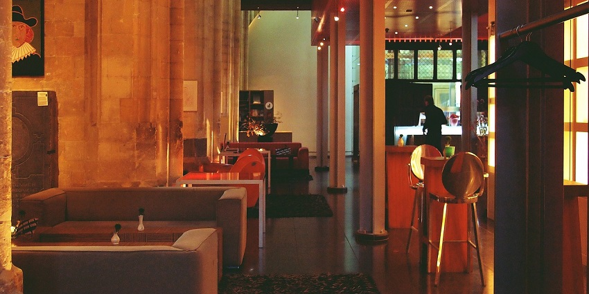 A scene of the sleek and modern interiors at Elements Lounge for singles and couples.
