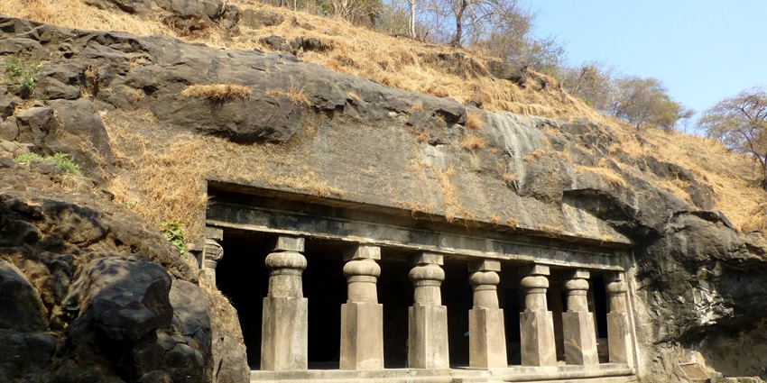 A picture of Elephanta Caves, one of the best tourist attractions near Mumbai