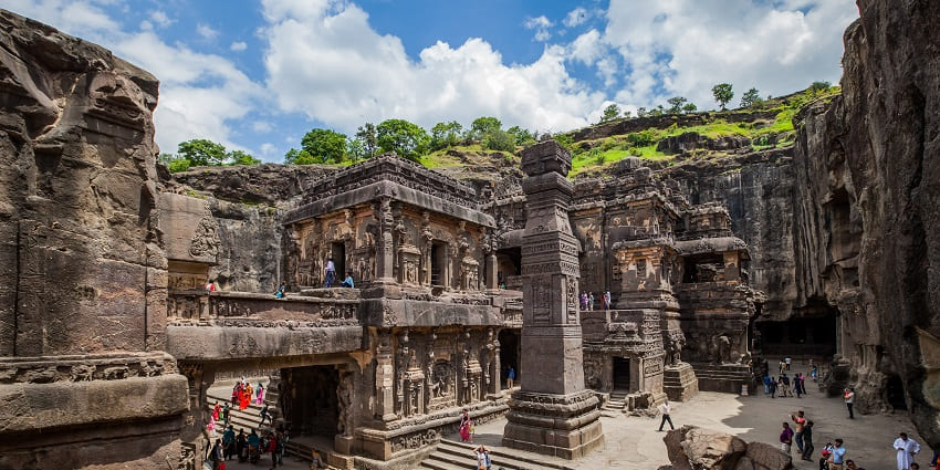 Exploring the history of Ellora Caves is one of the best things to do in Aurangabad.