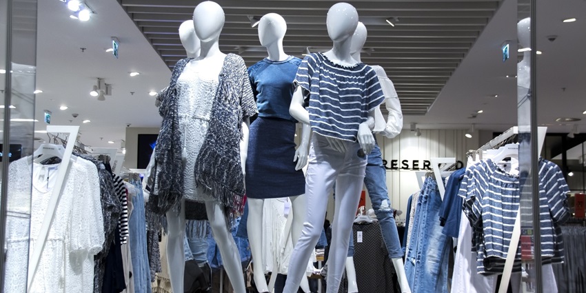 Explore famous and branded outlets at the famous Empress City Mall in Nagpur.