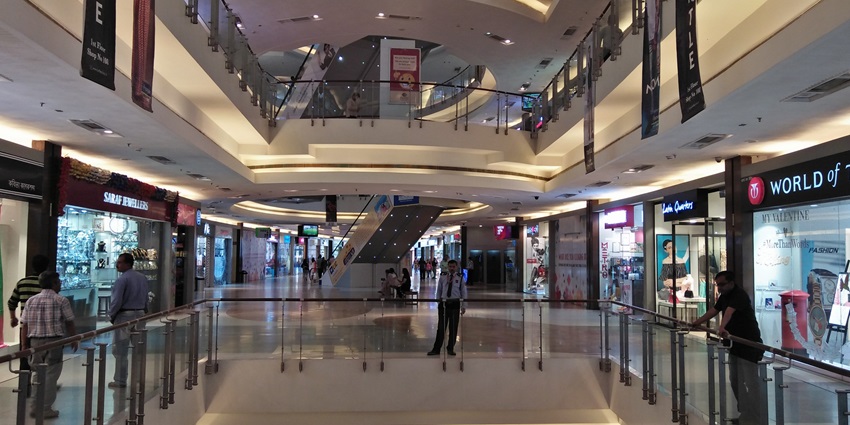 Empress Mall is perfect for shopping and entertainment, catering to leisure seekers.