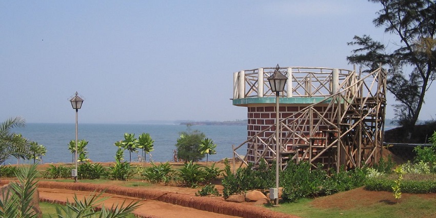 Relaxing at Akola Garden is one of the best things to do in Akola.
