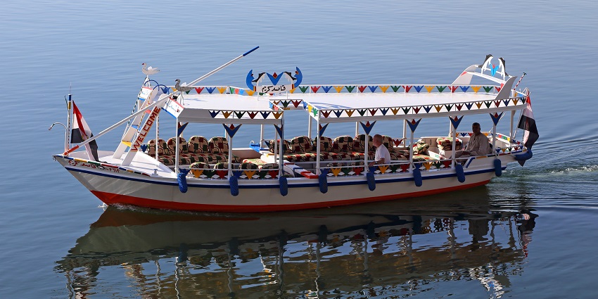 A picture of serene boat rides, perfect for families looking for relaxation in Pichavaram.