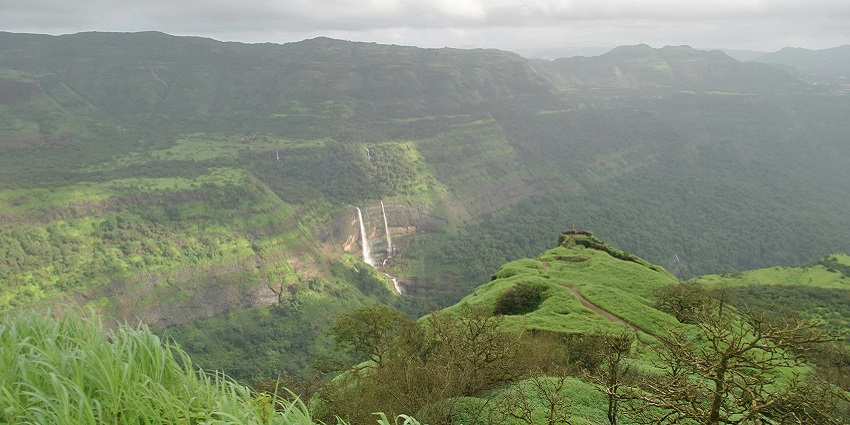Rasalgad Fort offers stunning panoramic views of the Western Ghats.