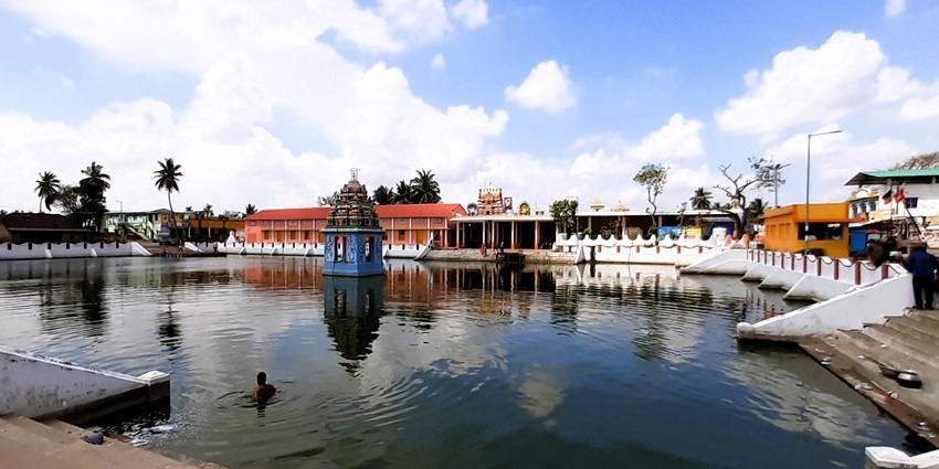 Ettukudi Murugan Temple is quite famous for its unique idol and its intricate carvings.