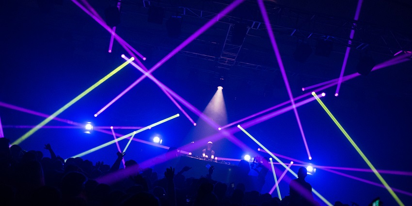 Euriska, a restaurant and nightclub with lighting with an emphasis on fabulous parties.