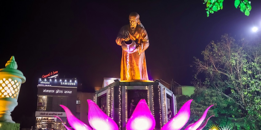 Explore the Chavadi inside the sacred temple of Sai Baba, Shirdi, Maharashtra.