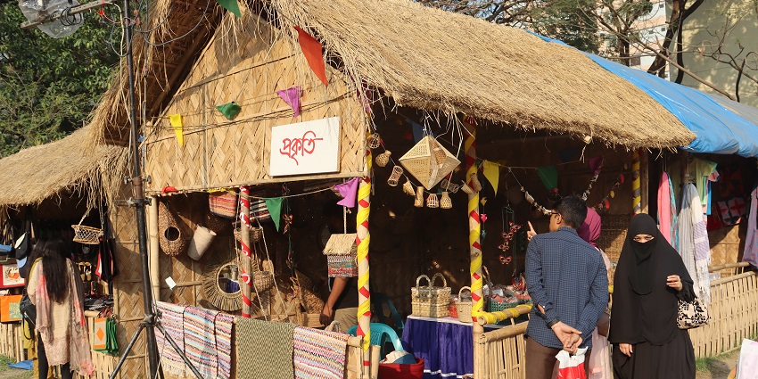 A beautiful hut-style stall for selling artefacts at the Kuta Art Market