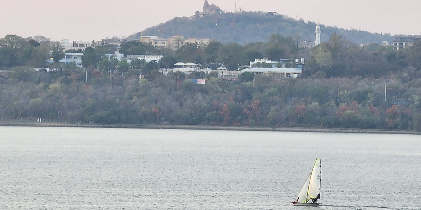 Visiting the scenic Manuabhan Tekri hill view is one of the top things to do in Bhopal