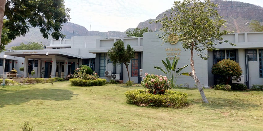 The Regional Science Center attracts youth for its educational theme.