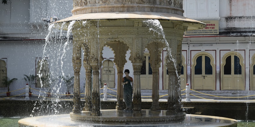 Strolling in Saheliyon-ki-Bari, a tranquil garden with fountains and beautiful greenery.