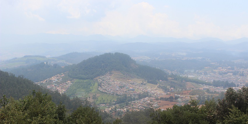 Captivating trails for hiking amidst breathtaking natural landscapes.