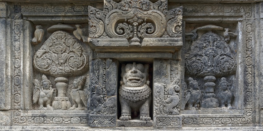 An image of reliefs reflecting the architectural beauty of the complex.