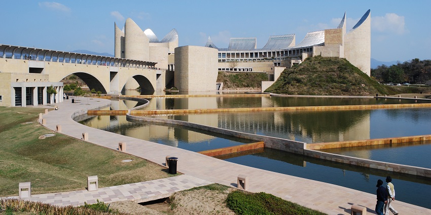 Witnessing the architecture of Virasat-e-Khalsa is one of the best things to do in Punjab.