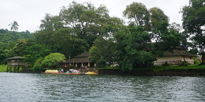 Exploring the picturesque Dhamapur Lake is one of the best things to do in Tarkarli.
