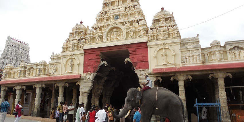 A picture of Thiruchendur Murugan Temple, one of the divine things to do in Thoothukudi.