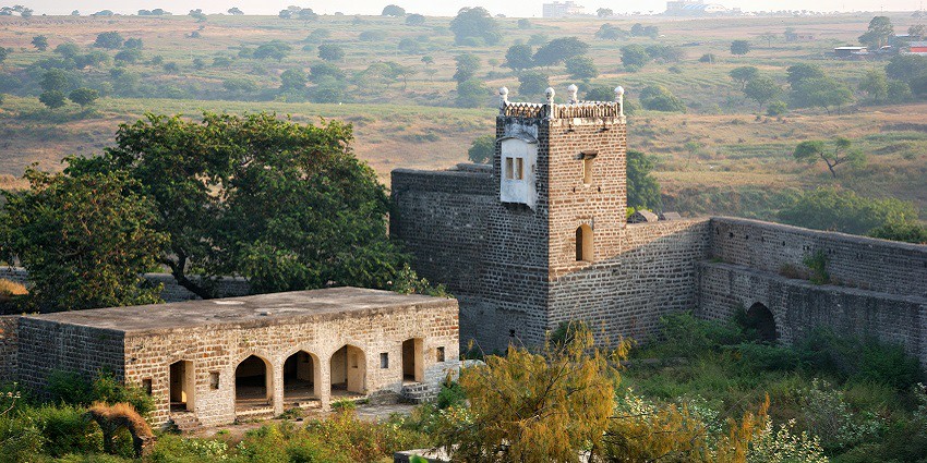 Udgir Fort in Latur, an ancient beauty and one of the best things to see in Latur.