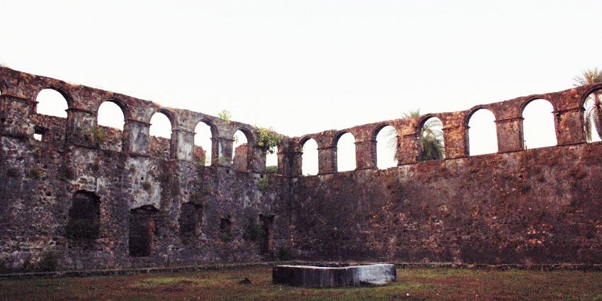 Vasai Fort, a historic site with impressive architecture, is among the things to see in Vasai.