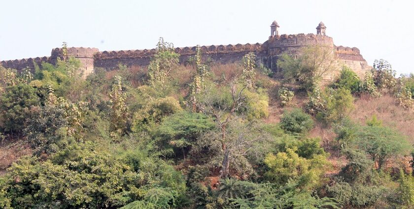 Parola Fort, the 16th-century architectural marvel in Maharashtra's cultural heritage.