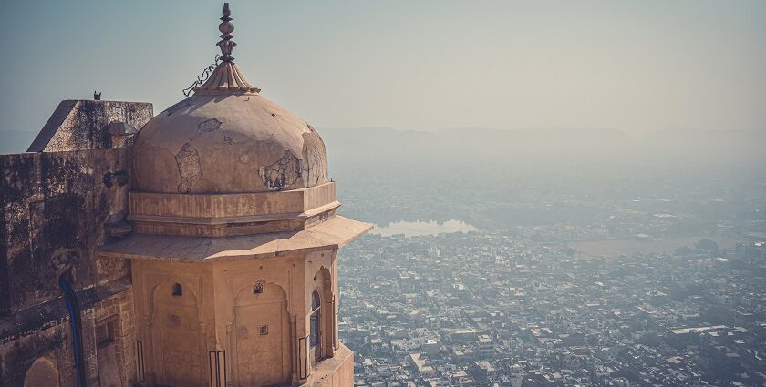 Farrukhnagar Fort is a historic place reminiscent of the ancient Mughal kingdom.