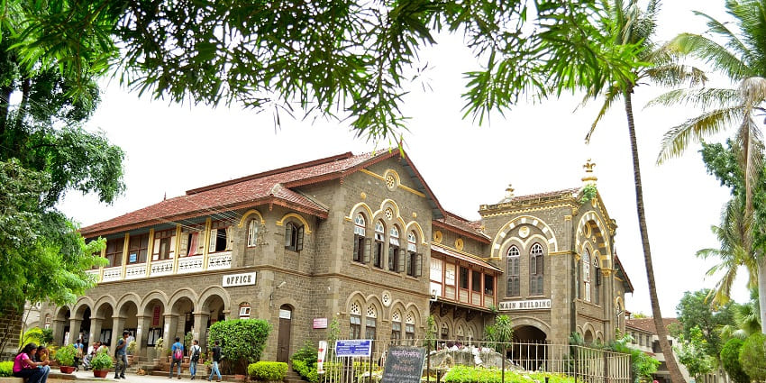 The sprawling Fergusson College Road is one of the best places to visit in Kothrud.