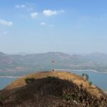 An image of the discrete walls of a fort similar to the Kailasgad Fort in Maharashtra.