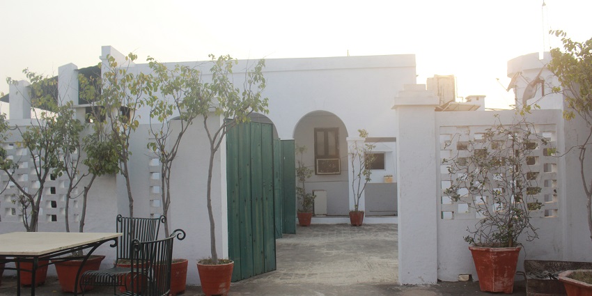 An outside view of Fort Unchagaon, located in Uttar Pradesh is a popular tourist spot.