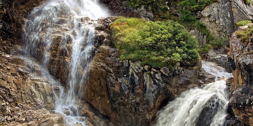 Calm view of Waterfall amidst dense forest, a stunning example of one of the biggest waterfalls in Amravathi.