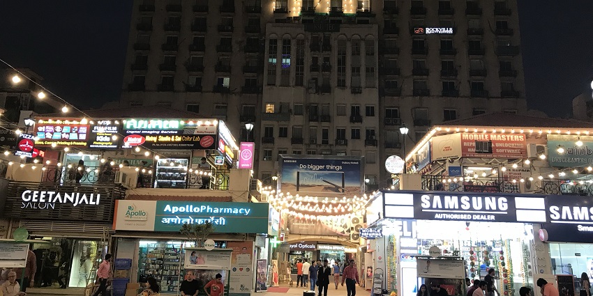 Galleria Market is one of the best places to visit in Gurgaon in the evening.