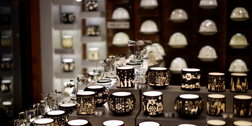 Crockery Set at Galleria Market which is famous for street shopping in Gurgaon.