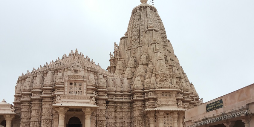 Gambhu Jain Tirth offers a peaceful retreat for meditation and Jain reflection.