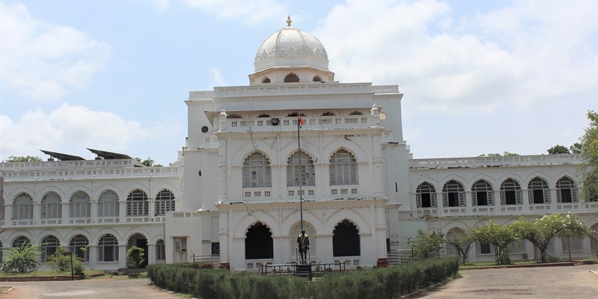 Front view of Gandhi Museum, one of the best places near Meenakshi Temple to visit.