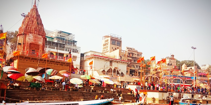 Lively view of Ganesh Ghat, one of the spots to sit by and relax