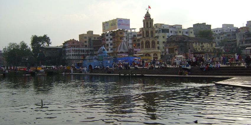 The Ganesh Ghat is one of the best places to visit in Kalyan for couple, Maharashtra